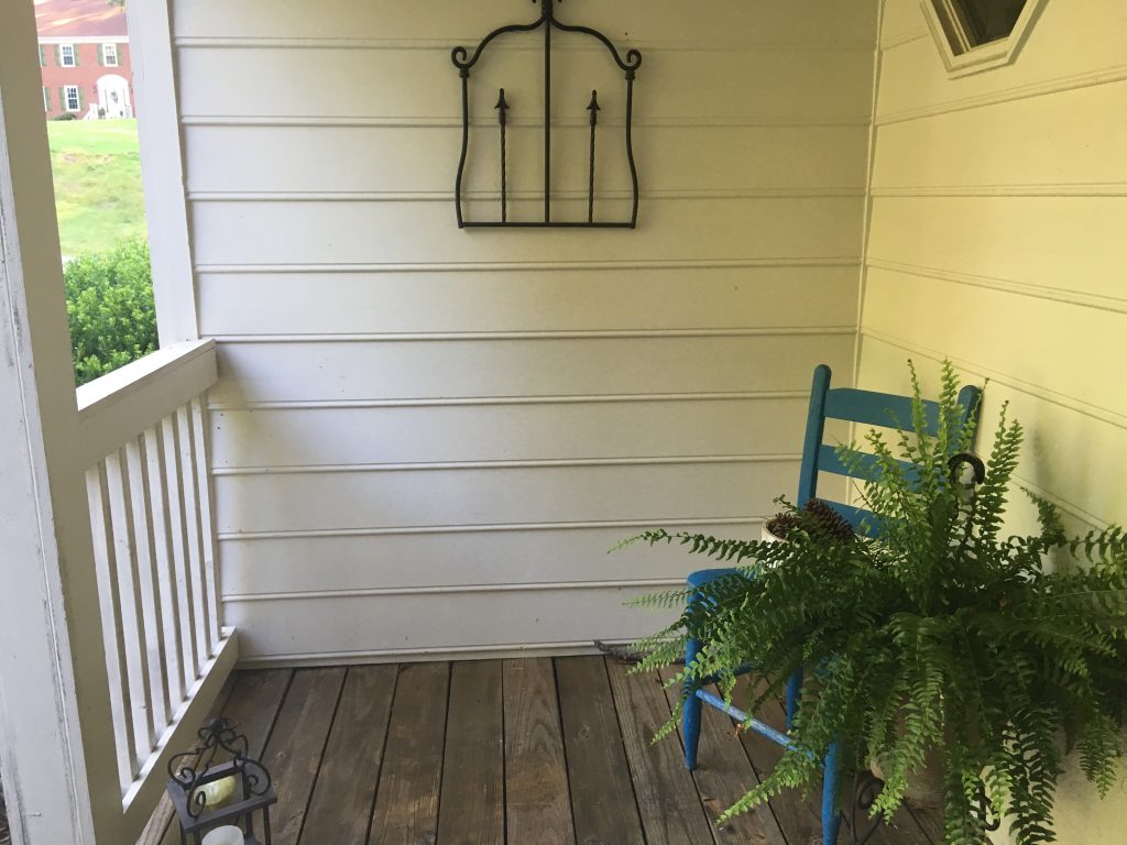 porch left